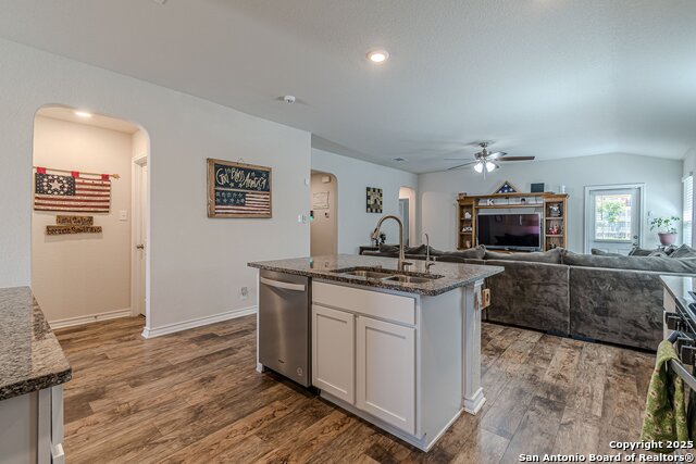 Listing photo id 7 for 13032 Minuet Sway