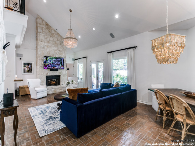Image 13 of 44 For 131 Park Dr  