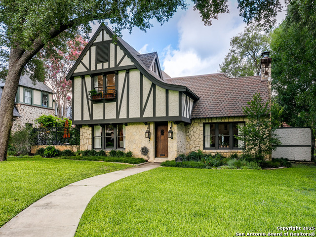 Image 4 of 44 For 131 Park Dr  