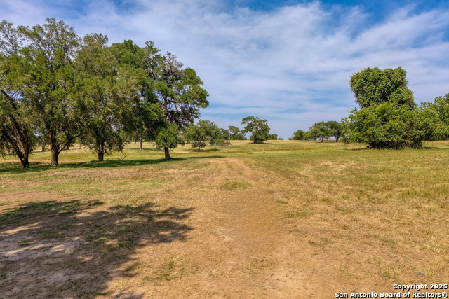 Image 10 of 20 For 0 Fm 812  