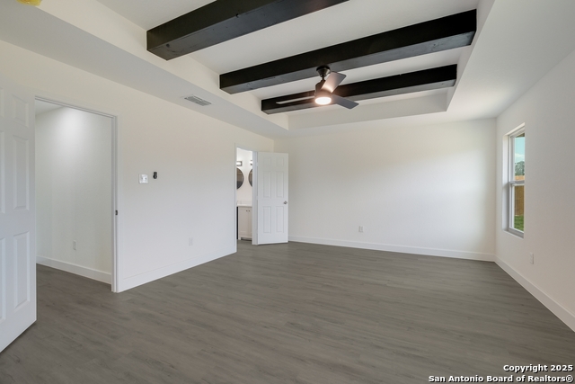 Listing photo id 11 for 1020 County Road 4516