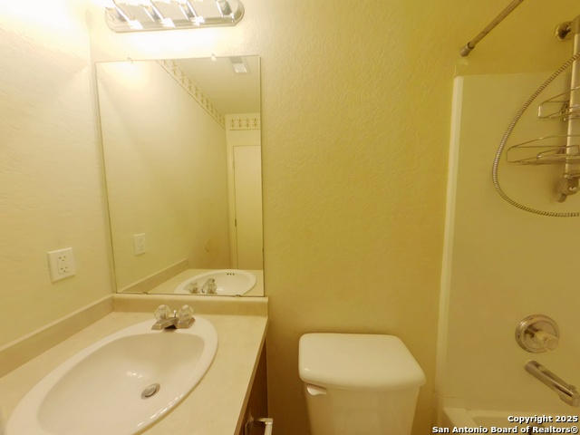 Image 21 of 26 For 9027 Laguna Rio