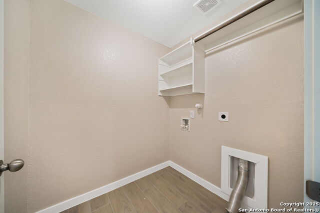 Image 20 of 25 For 4211 Cavendish Ct