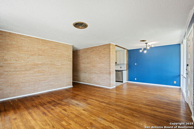 Image 9 of 27 For 250 Maplewood