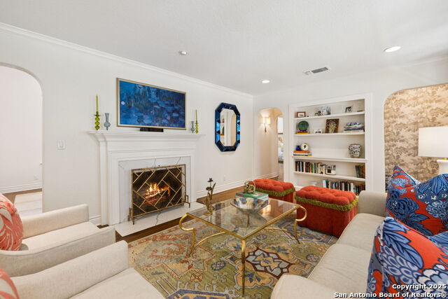 Image 10 of 50 For 235 Fair Oaks E