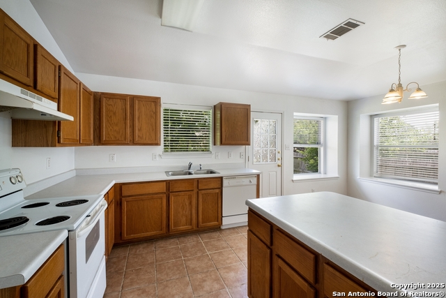 Image 10 of 22 For 5016 Crestwood Hill