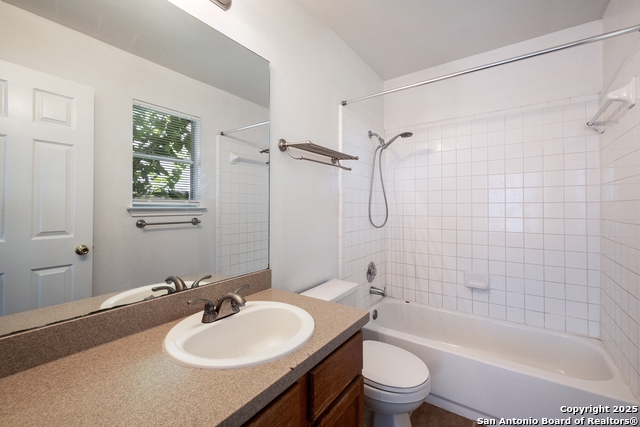 Image 16 of 22 For 5016 Crestwood Hill