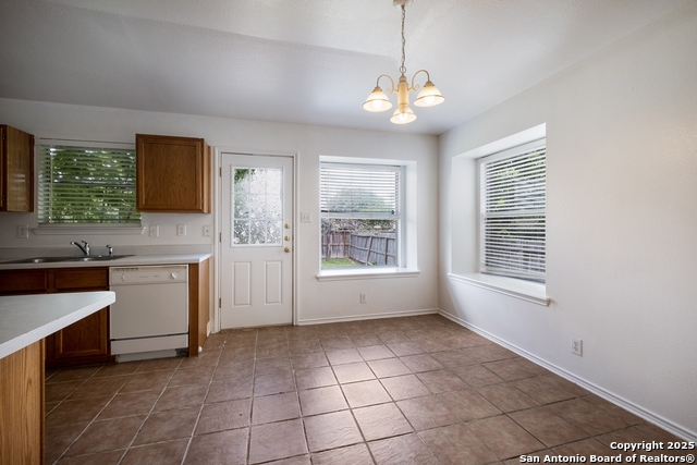 Image 7 of 22 For 5016 Crestwood Hill