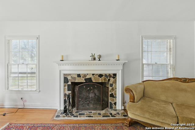 Image 10 of 33 For 1133 Donaldson Ave
