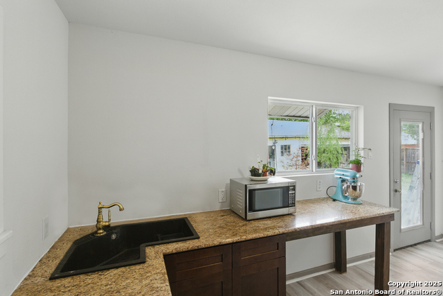 Image 16 of 33 For 1133 Donaldson Ave