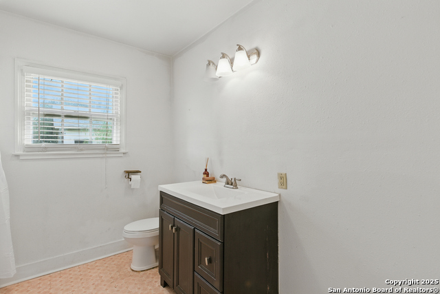 Image 17 of 33 For 1133 Donaldson Ave