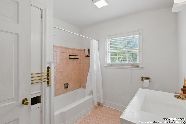 Image 18 of 33 For 1133 Donaldson Ave