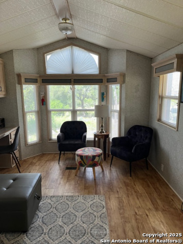 Listing photo id 3 for 2362 Timbercreek