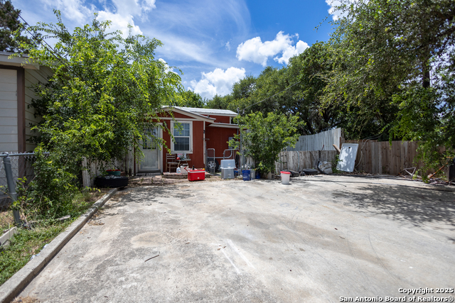 Image 14 of 36 For 2040 Western Skies Dr