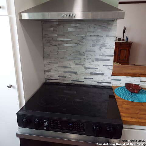 Image 11 of 20 For 8401 New Braunfels  314