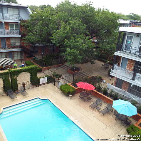 Image 2 of 20 For 8401 New Braunfels  314