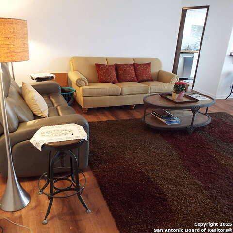Image 4 of 20 For 8401 New Braunfels  314