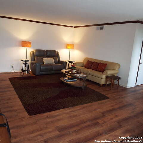 Image 5 of 20 For 8401 New Braunfels  314