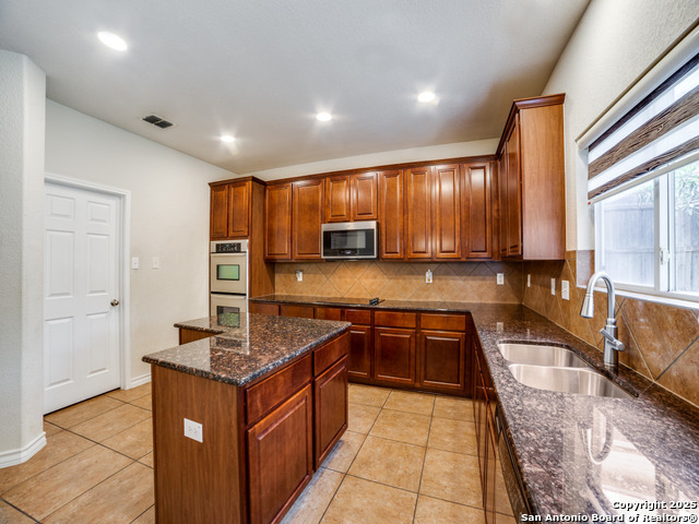 Listing photo id 13 for 7618 Mission Pt