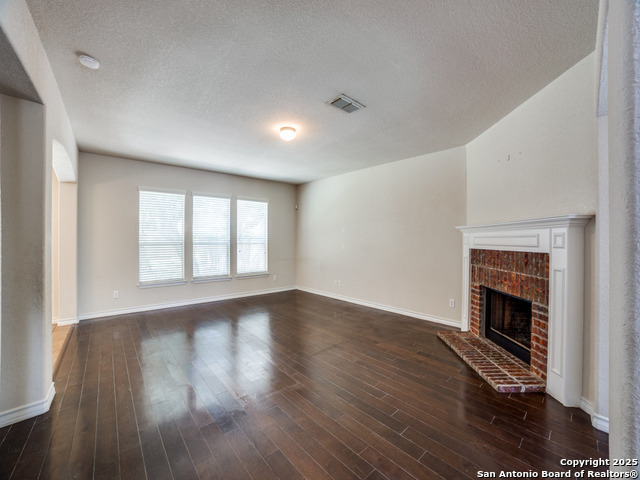 Listing photo id 7 for 7618 Mission Pt
