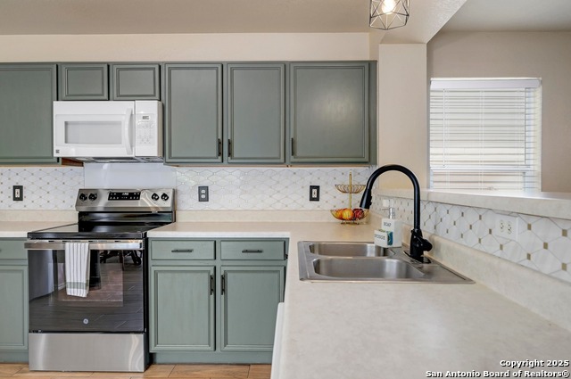 Image 12 of 28 For 8030 Cavern Hill