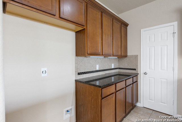 Image 13 of 36 For 5502 Ginger Rise