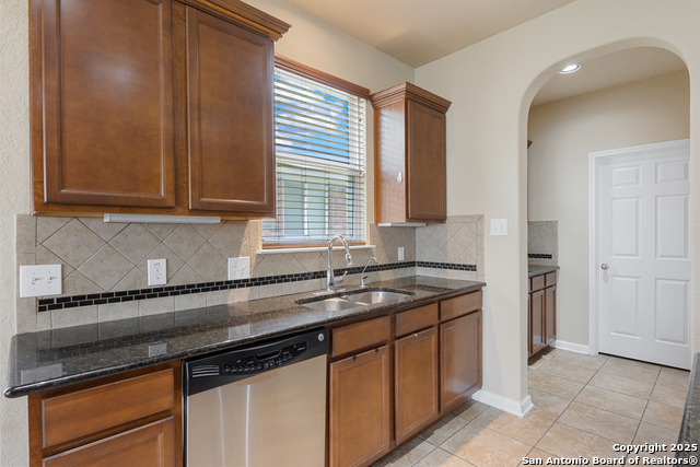 Image 14 of 36 For 5502 Ginger Rise