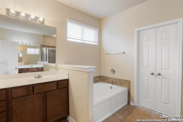 Image 20 of 36 For 5502 Ginger Rise