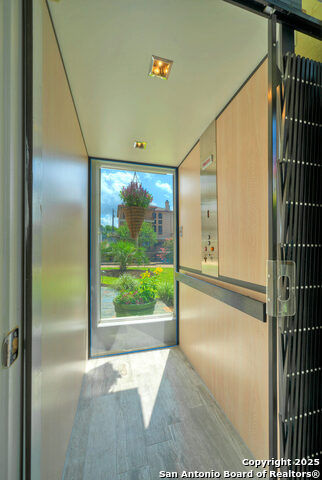 Image 16 of 40 For 204 Waterway Dr N