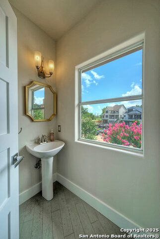 Image 29 of 40 For 204 Waterway Dr N