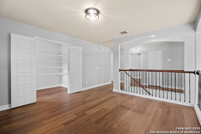 Image 19 of 34 For 105 Highland Pl