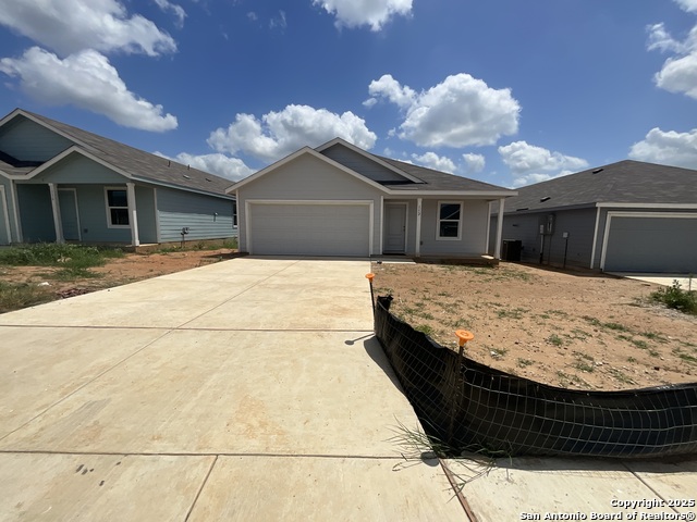 Details for 112 Autumn Trail, Floresville, TX 78114