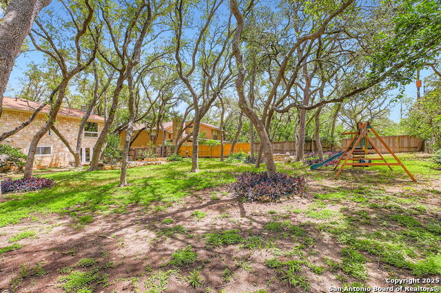 Image 27 of 37 For 14339 Hill Prince
