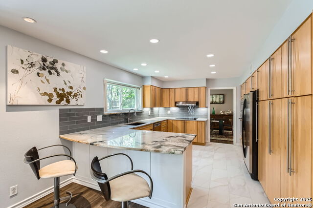 Image 8 of 37 For 14339 Hill Prince