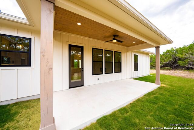 Image 42 of 50 For 265 Vaquero Dr