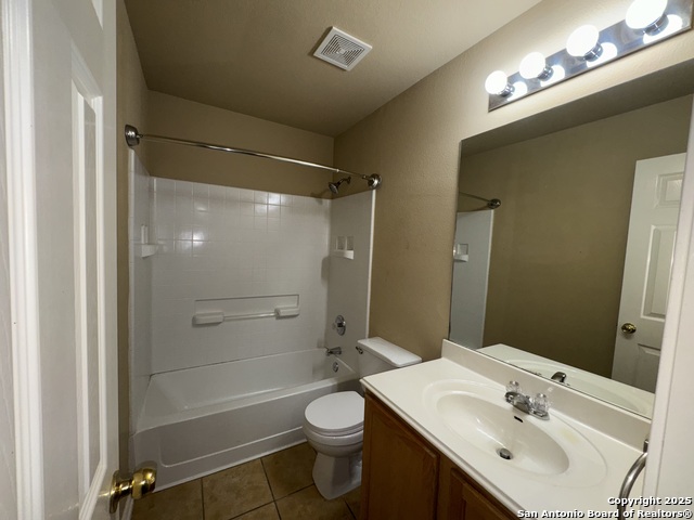 Image 10 of 32 For 8119 Silver Hampton