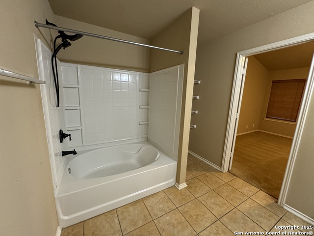 Image 21 of 32 For 8119 Silver Hampton