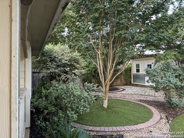 Image 31 of 32 For 8119 Silver Hampton