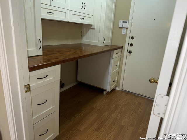 Image 8 of 32 For 8119 Silver Hampton