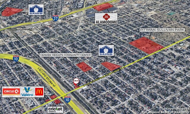 Listing photo id 3 for 1621 South New Braunfels Ave