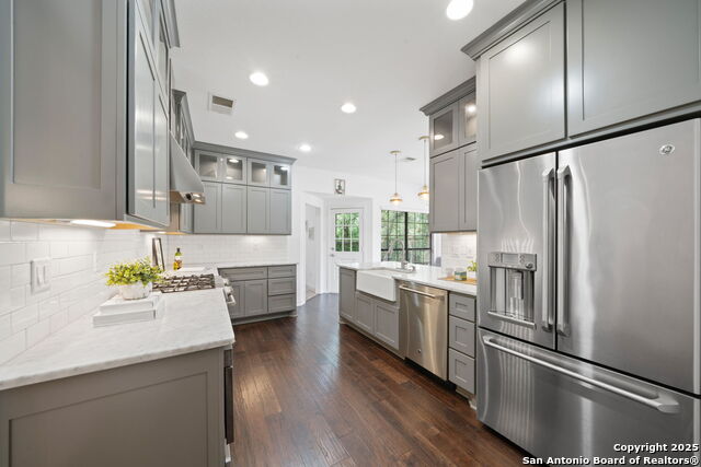 Image 10 of 36 For 13275 Hunters View