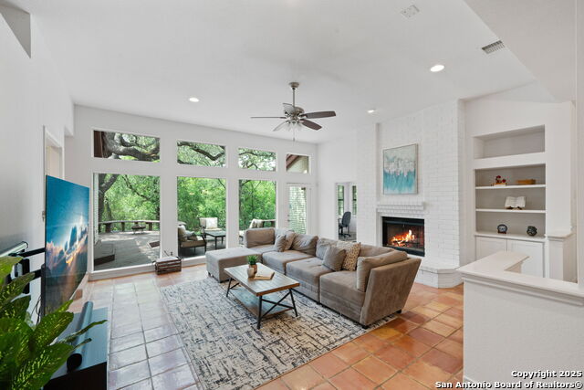 Image 7 of 36 For 13275 Hunters View