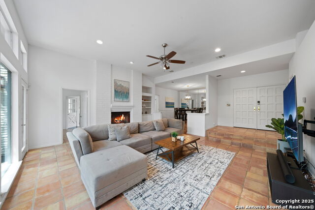 Image 9 of 36 For 13275 Hunters View