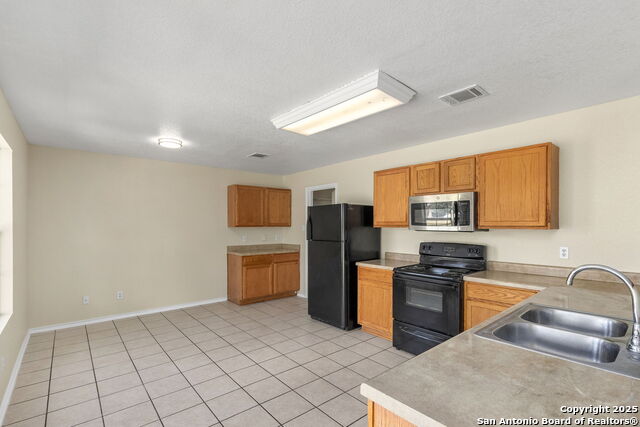 Image 19 of 40 For 671 Northwest Crossing Dr
