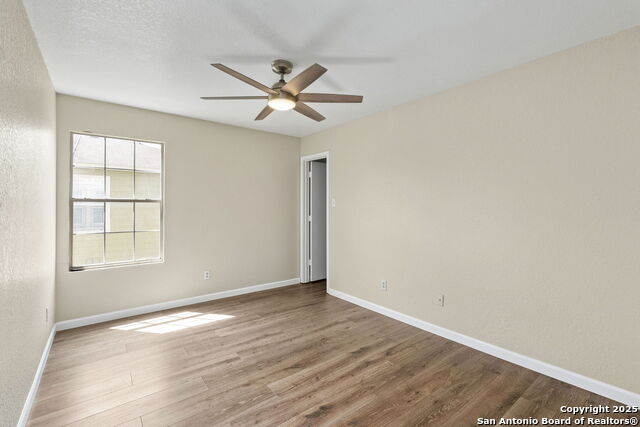 Image 33 of 40 For 671 Northwest Crossing Dr
