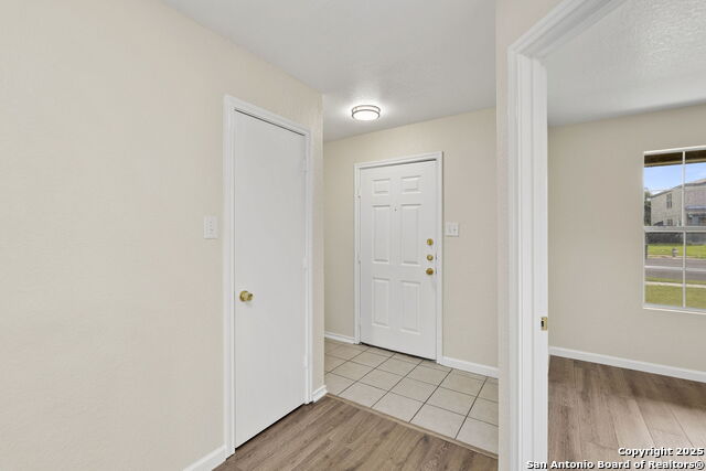 Image 8 of 40 For 671 Northwest Crossing Dr