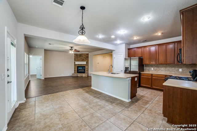 Listing photo id 10 for 25547 Veining