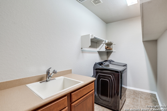Listing photo id 20 for 25547 Veining