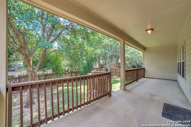 Listing photo id 21 for 25547 Veining