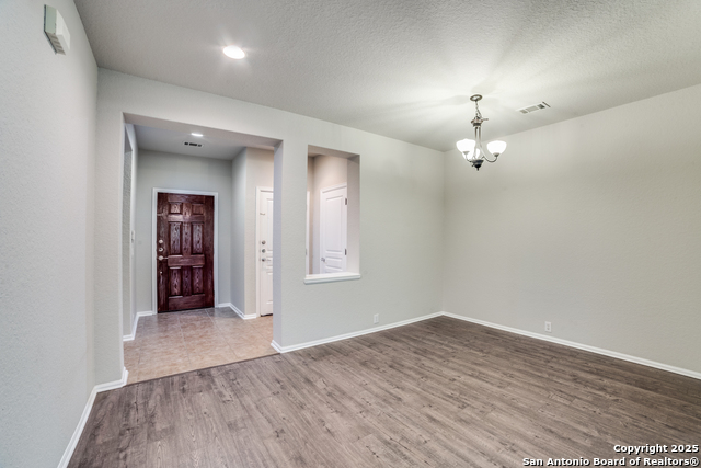 Listing photo id 2 for 25547 Veining